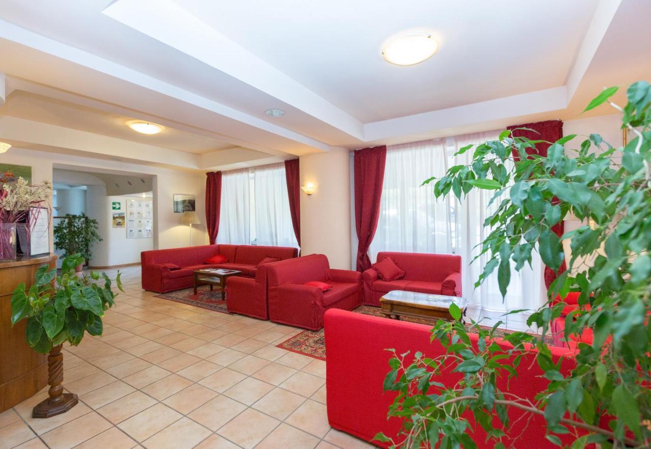 Hotel Gambrinus Abbadia San Salvator Extérieur photo