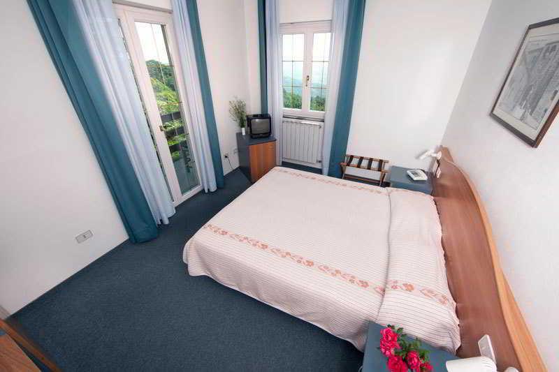 Hotel Gambrinus Abbadia San Salvator Extérieur photo