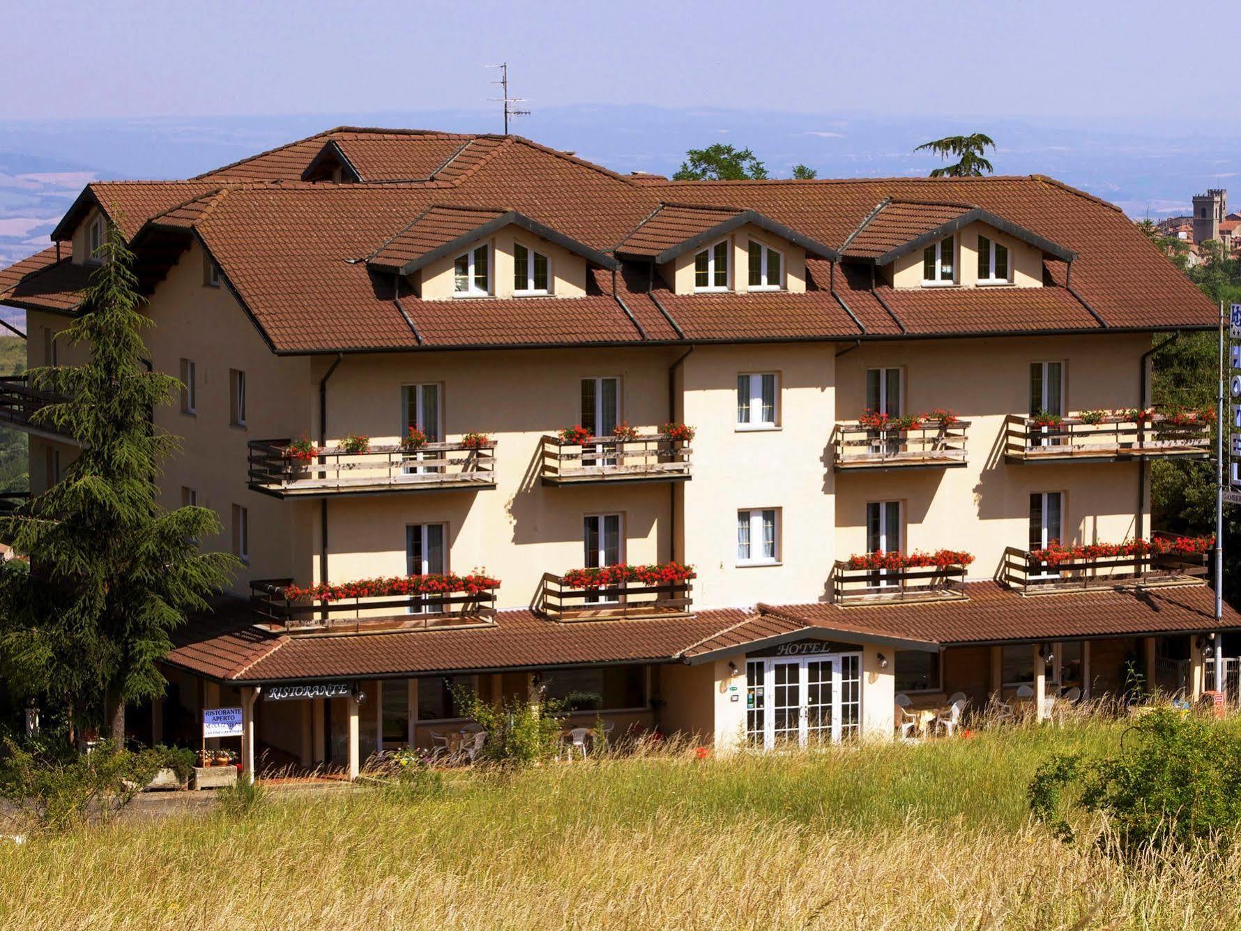 Hotel Gambrinus Abbadia San Salvator Extérieur photo