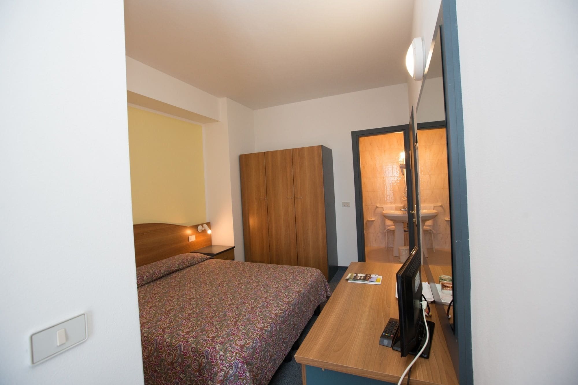 Hotel Gambrinus Abbadia San Salvator Extérieur photo
