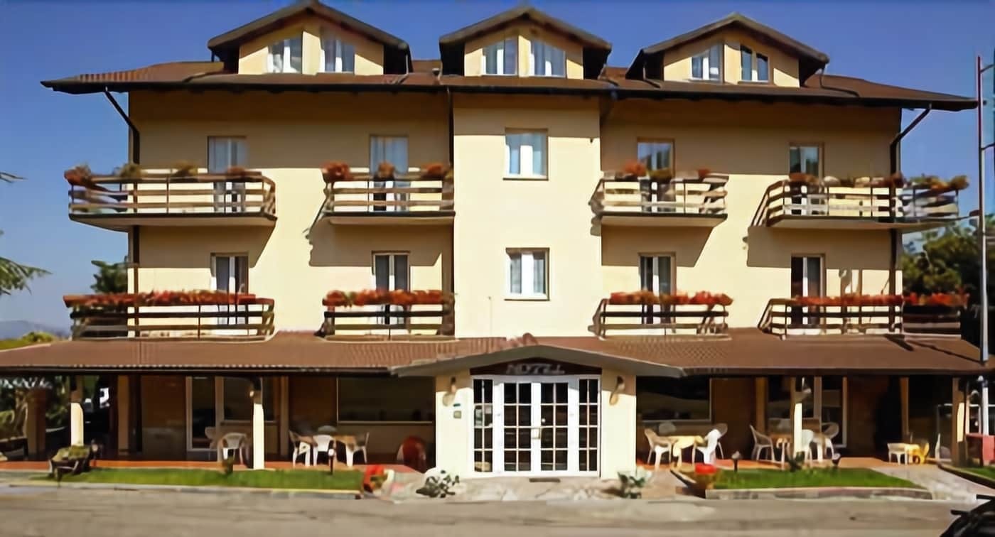 Hotel Gambrinus Abbadia San Salvator Extérieur photo
