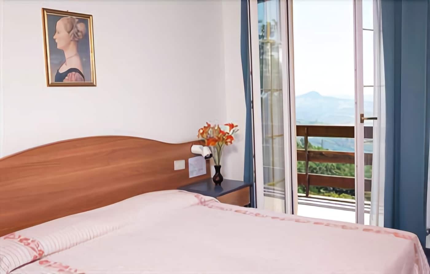 Hotel Gambrinus Abbadia San Salvator Extérieur photo